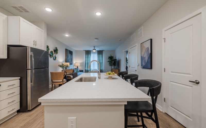 Spacious floor plan at Madison Oaks near Oglethorpe Mall