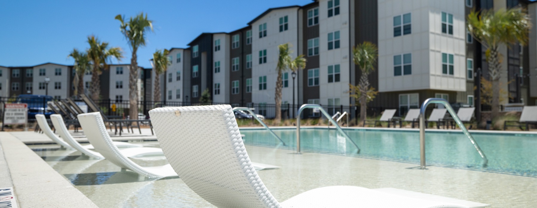 Resort-Style Pool at Savannah apartments for rent
